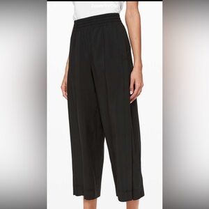 Lululemon Wanderer Culotte Size 6, Black